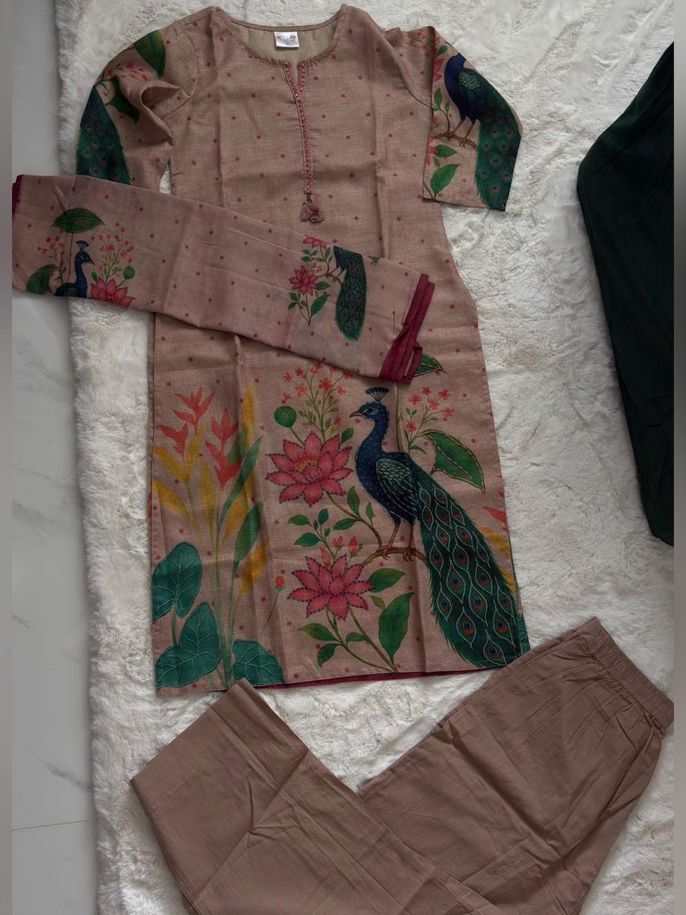 Peacock Print Women's Kurta Set - Onion Pink with Green Accents